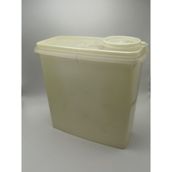 Vintage Tupperware Junior Store N Pour Clear Cereal Juice Container 469-2 & Lid - Picture 3 of 5